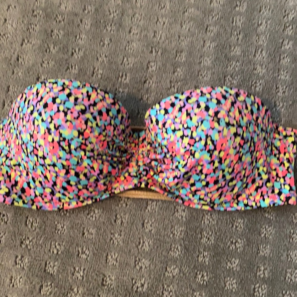 Victoria’s Secret bikini top 36D